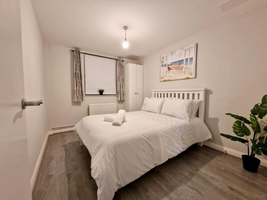 Contemporary City Centre Flat ベルファスト エクステリア 写真